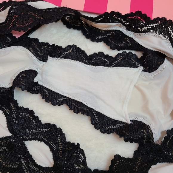 VTG Victoria's Secret Silky Nylon Lace Scrunch Bum Cheekini Panty OS One Size - Picture 4 of 6